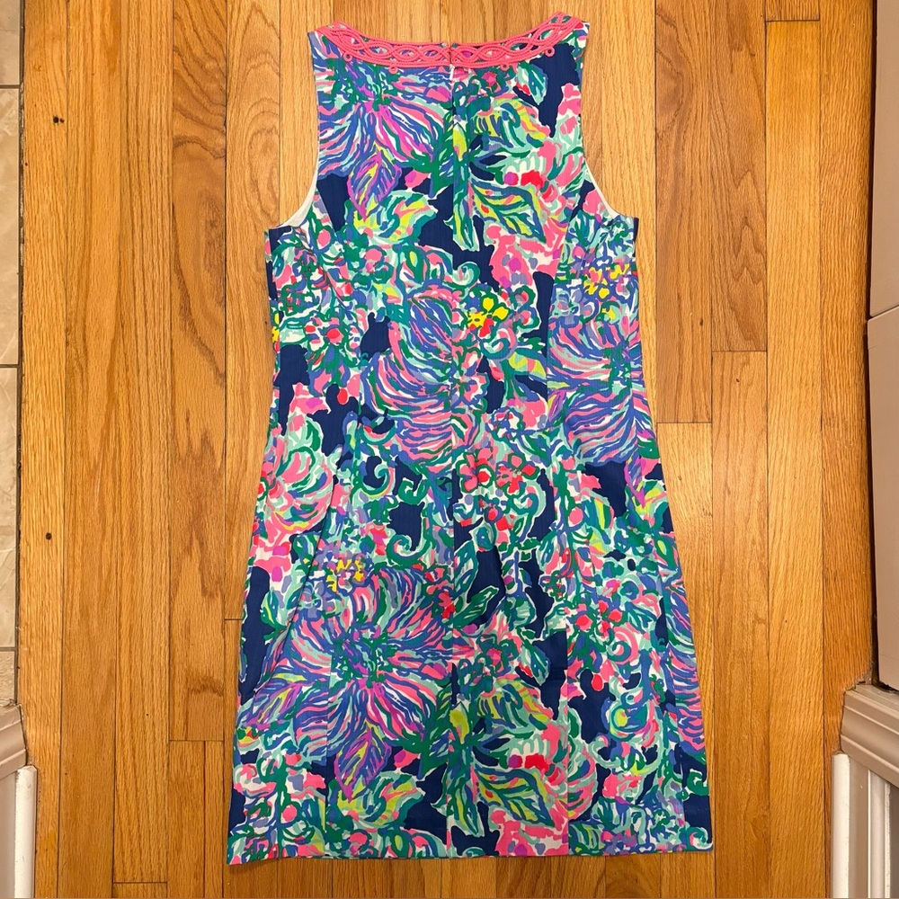 ๐ LILLY PULITZER ๐ Ryder Shift Dress Indigo Exotic
Escapade Dress Size 4 $238 - Picture 2 of 12